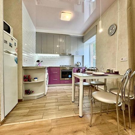 Apartpoltava Витончені Апартаменти Біля Лялькового Театру, Звітна Документація Для Відрядження, Банківський Чек ภายนอก รูปภาพ