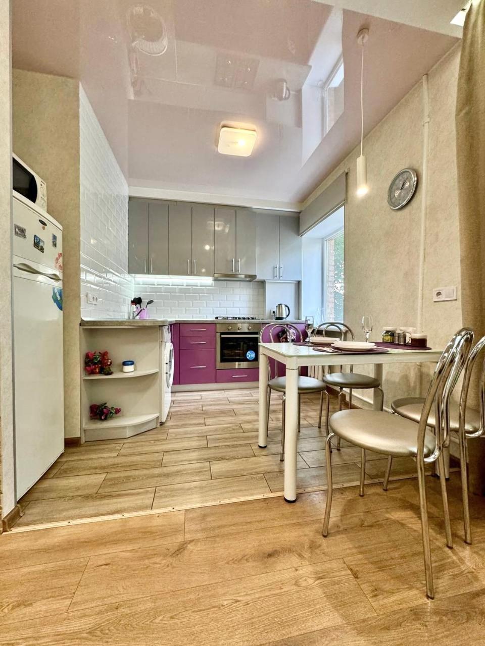 Apartpoltava Витончені Апартаменти Біля Лялькового Театру, Звітна Документація Для Відрядження, Банківський Чек ภายนอก รูปภาพ